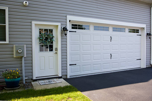 24/7 Emergency Garage Door Panel Replacement experts in Rock Port, MO